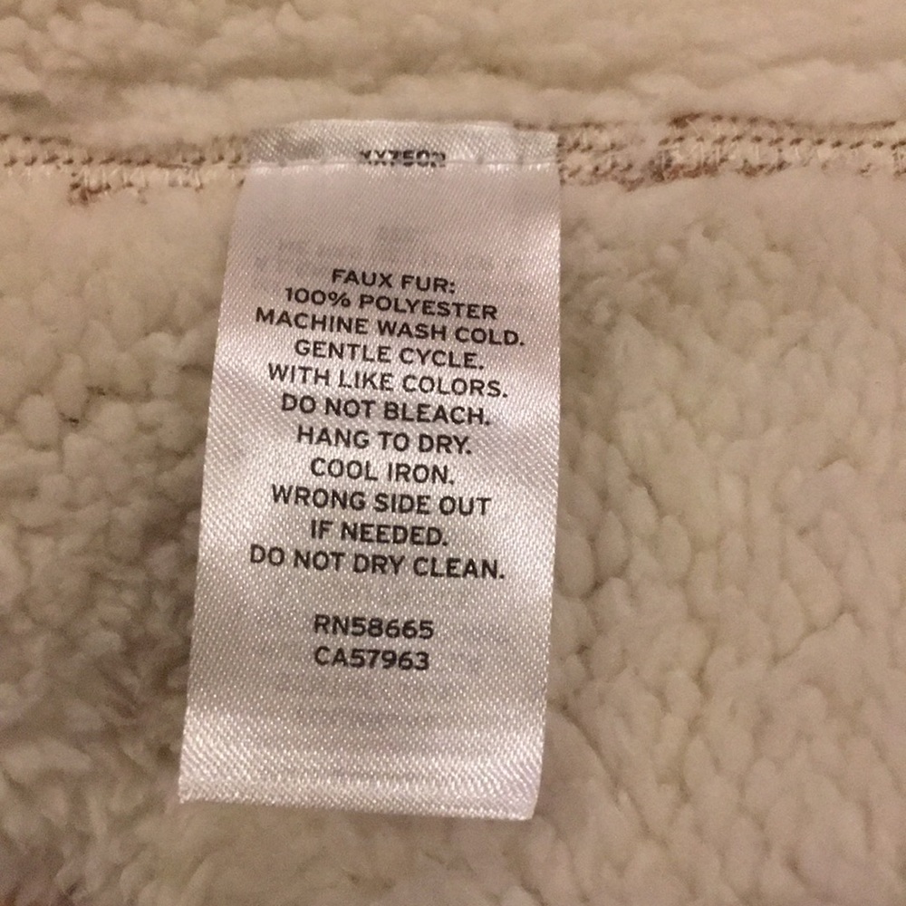 Tucker + Tate Faux Shearling Vest Ivory Vanilla NWT-Large - Picture 8 of 8